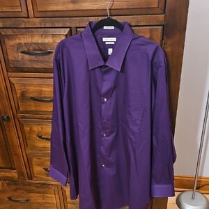 Van Heusen Men's Deep Purple Dress Shirt